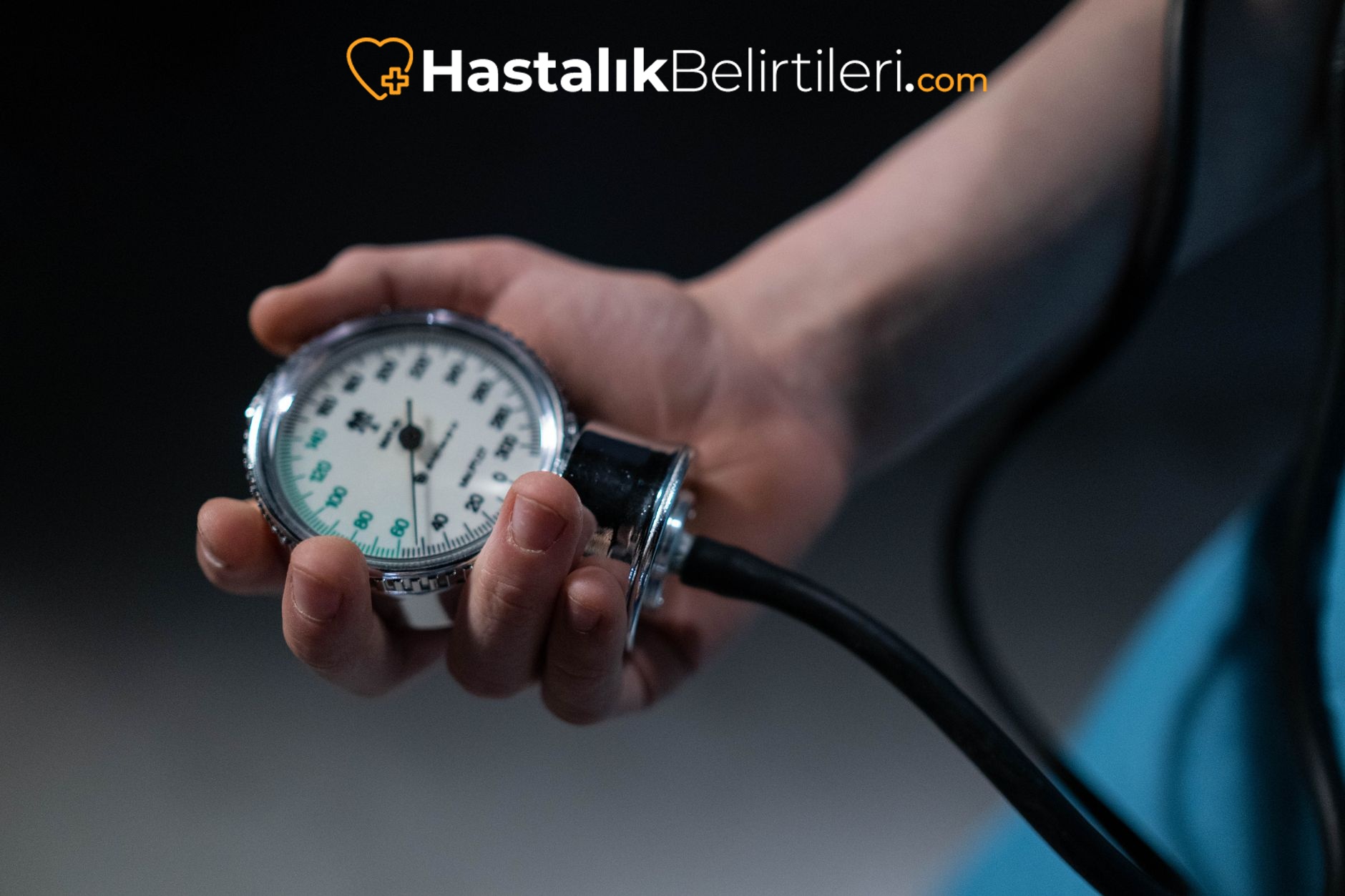 Kulakta Basınç Hissi Neden Olur? 4 Sakız çiğneme ve yutkunma ile basınç dengelenmesi