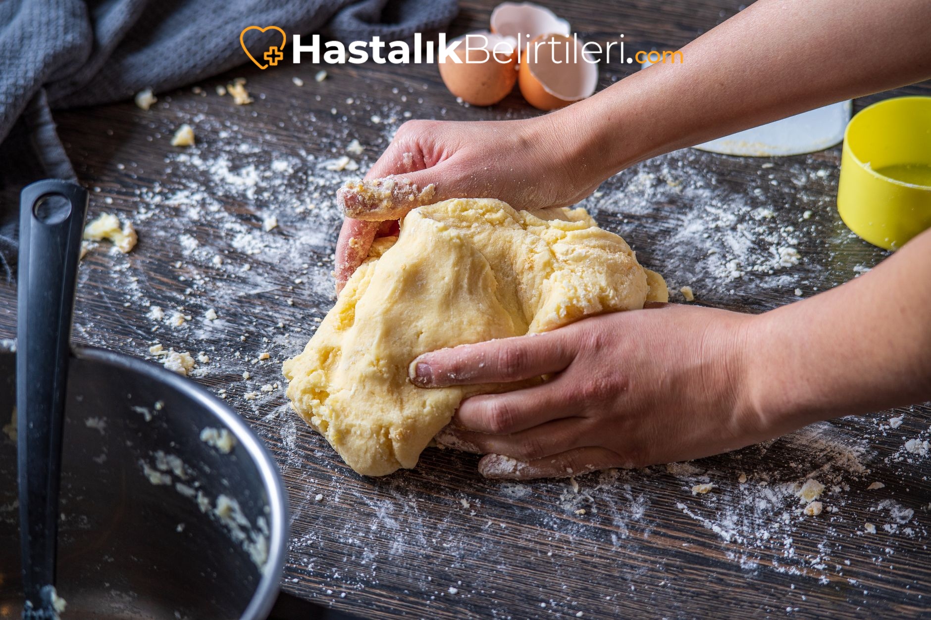 Yetişkinlerde NÇGH Belirtileri Nelerdir? 2 Gluten hassasiyeti yaşayan yetişkinin mide ve bağırsak şikayetleri